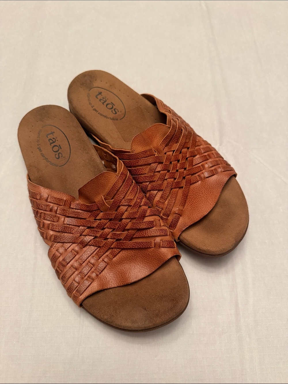 Taos Footwear Woven Leather Slide Sandals in Cognac
